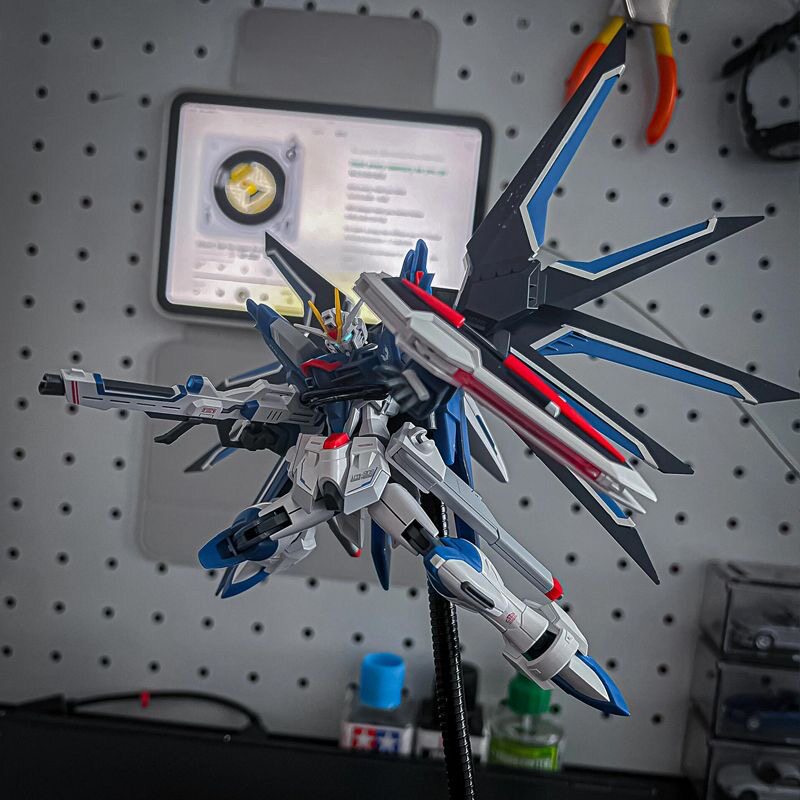 1/144 HG Scale Mecha Plastic M - đánh giá và giá Bandai Gundam Rg